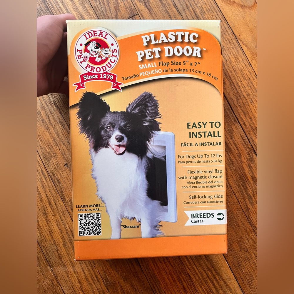 NEW - Ideal Pet Products Plastic‎ Pet Door small